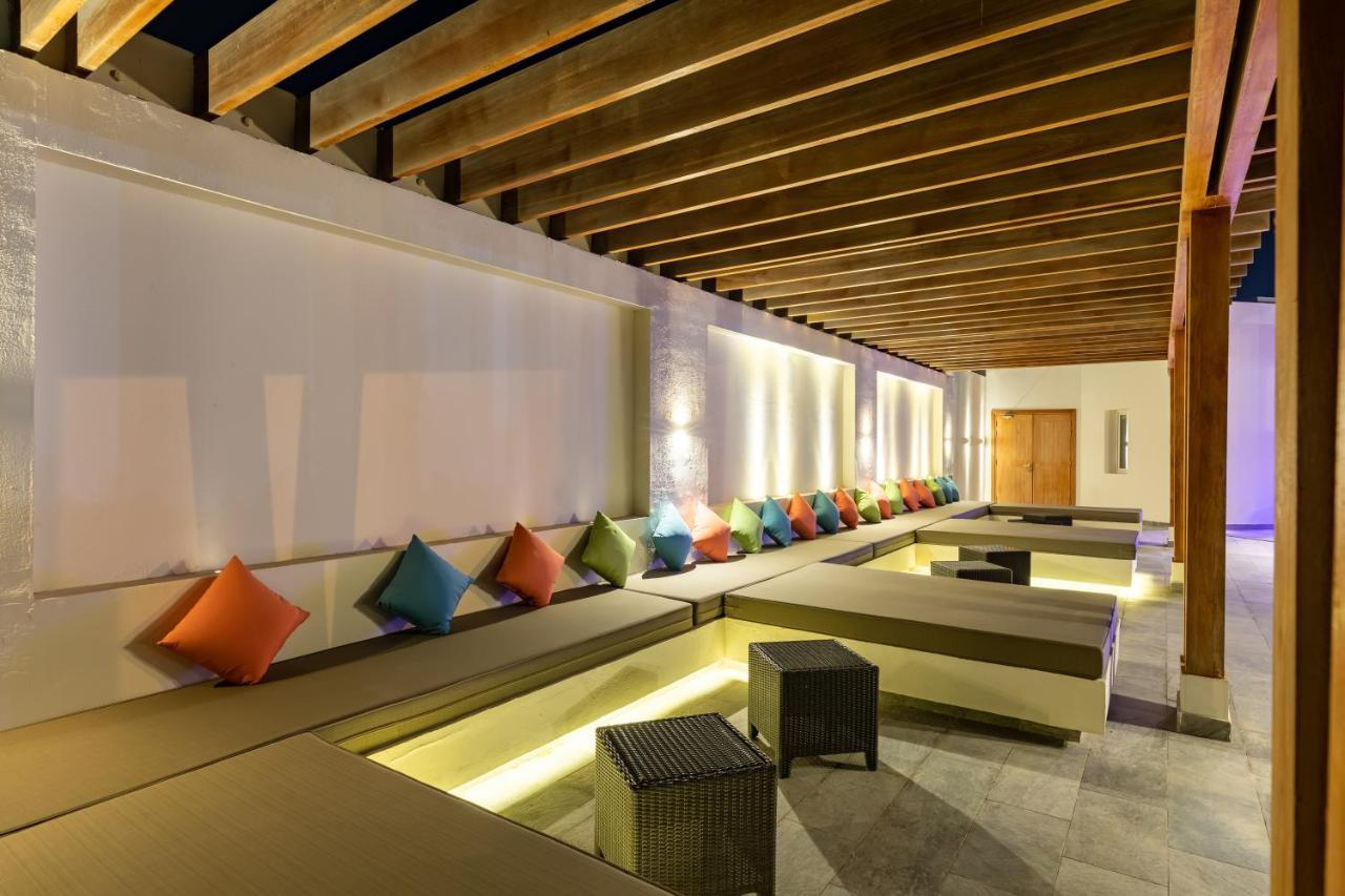 Sealine Beach, A Murwab Resort Musajid Zewnętrze zdjęcie The lounge at Male International Airport
