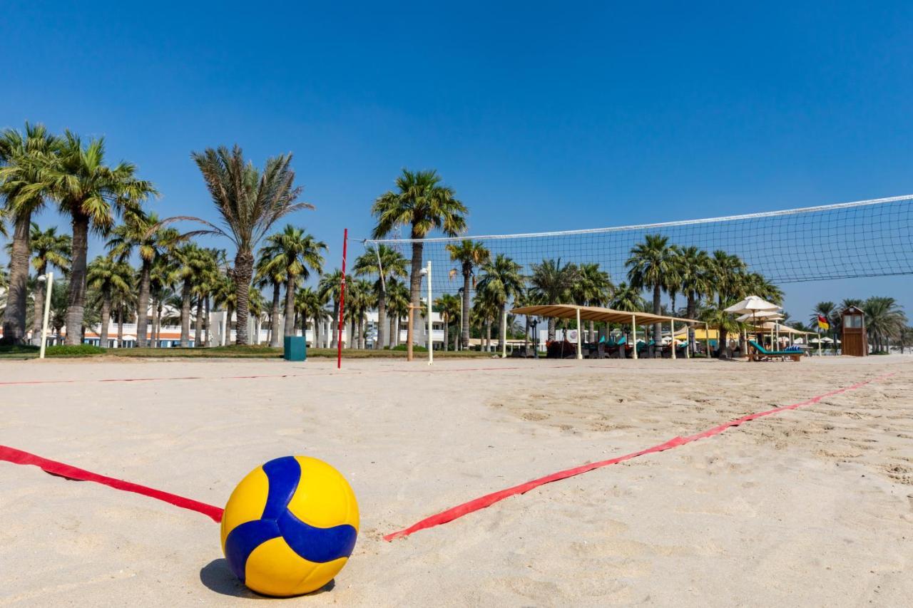 Sealine Beach, A Murwab Resort Musajid Zewnętrze zdjęcie A beach volleyball court