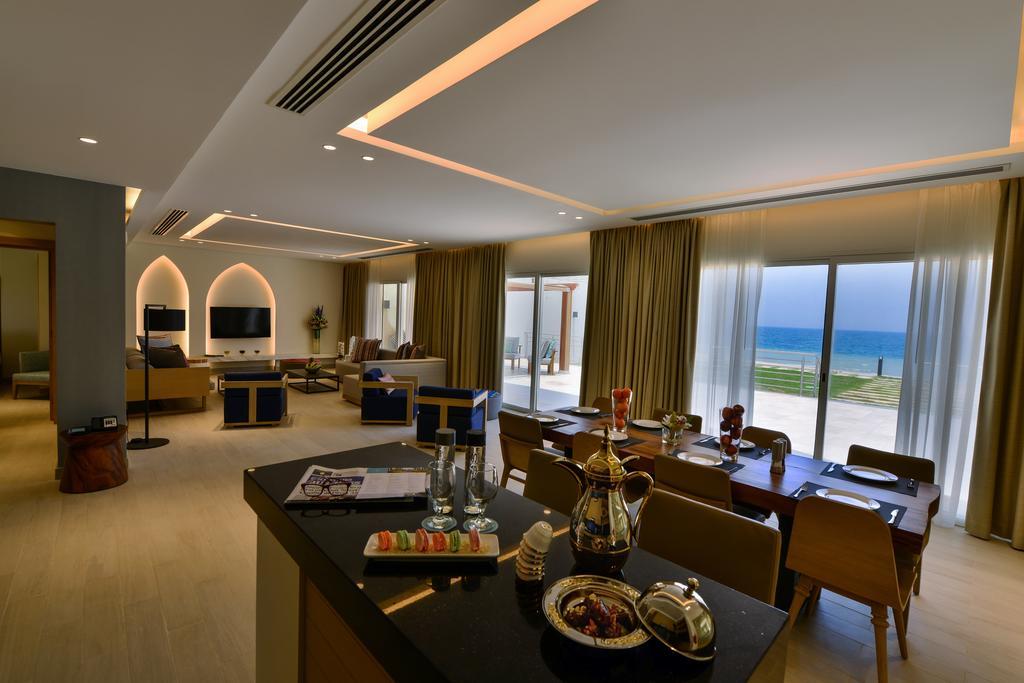Sealine Beach, A Murwab Resort Musajid Zewnętrze zdjęcie The interior of a suite at the Ritz-Carlton, Sharm El Sheikh